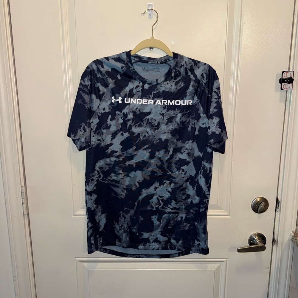 Under Armour Men's Blue and Gray Camo Tee
